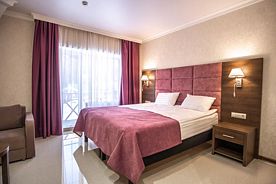 Номера ЕВРО\СТАНДАРТ с балконом № 22-24 и 32-34, Гостевой дом Орлиное гнездо, Архыз