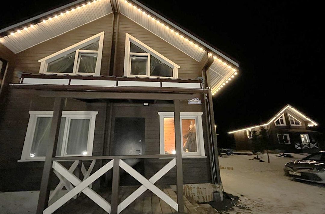 Внешний вид ночью | Гостевые дома на Хвойной (Шерегеш), Кемеровская область