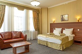 Полулюкс, Загородный клуб Малиновая слобода, Бор