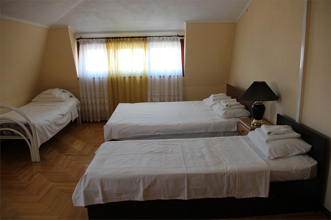 Стандартный 4-местный (с ванной, 201)