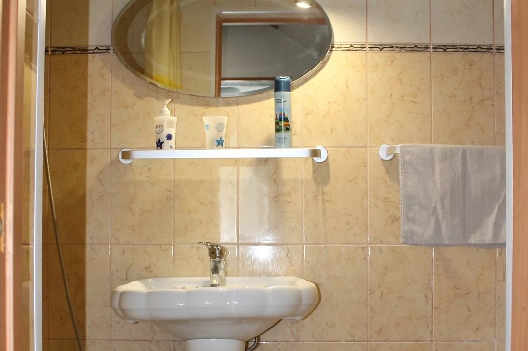 Коттедж 6-местный (дом №10)