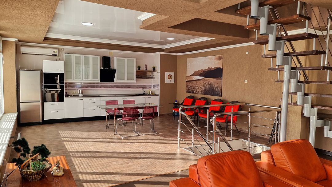 Таунхаус 6-местный 3-этажный