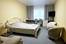 Двухместный номер Deluxe с видом на озеро двуспальная кровать, Гостевой дом Жемчужина, Воткинск