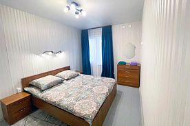 Коттедж с балконом и с красивым видом из окна, База Отдыха Селигерский рай, Осташков