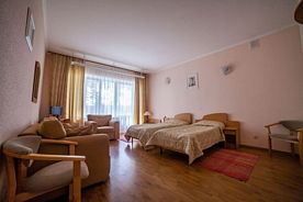 Четырёхместный номер с 2 комнатами, Дом отдыха Дивный Мир Хижина, деревня Бараново