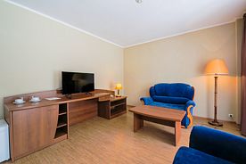 Двухместный люкс с 2 комнатами с балконом двуспальная кровать, Загородный комплекс Тропикана Парк, Солнечногорский район