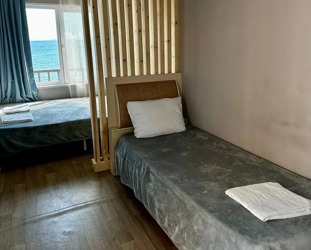 Домик 3-местный (с террасой)