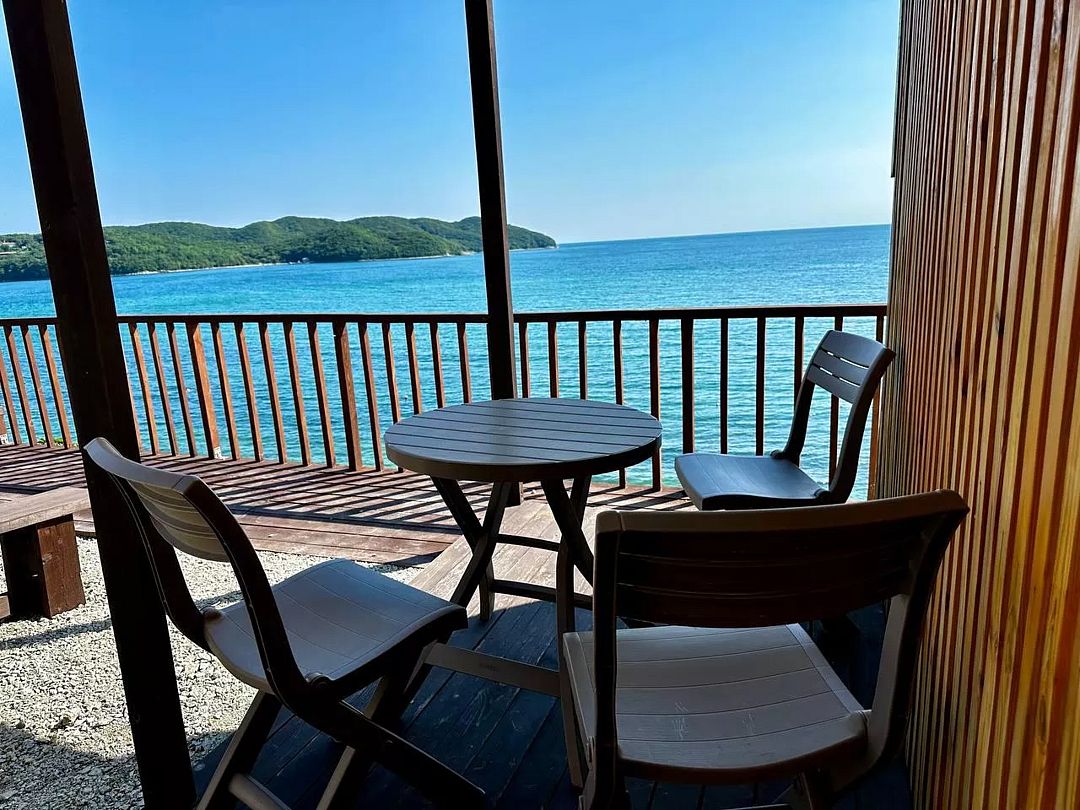 Домик 3-местный (с террасой)