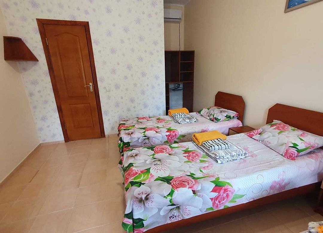 Стандартный 3-местный 1-комнатный (с кондиционером)