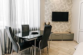 Двухместный номер с кроватью или диваном Бизнес двуспальная кровать, Гостевой дом Гостевой Дом Строгановых, Курск