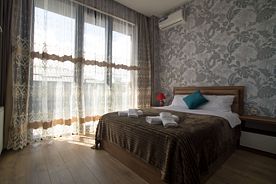 Двухместный номер Standard с балконом и с видом на город двуспальная кровать, Гостевой дом Prestige, Кутаиси