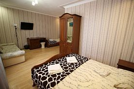 Улучшенный четырёхместный номер Номера: 1, Гостевой дом Карс, Геленджик