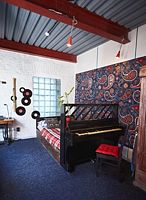 Дизайнерские апартаменты с двуспальной кроватью без кухни (Лофт), Гостевой дом Gallery and More, Владивосток