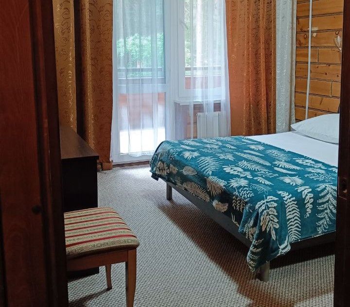 Люкс 4-местный 2-комнатный (№20)