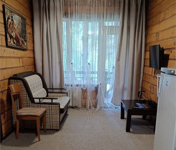 Люкс 4-местный 3-комнатный (№1)