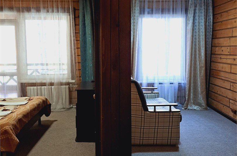 Люкс 4-местный 3-комнатный (№1)