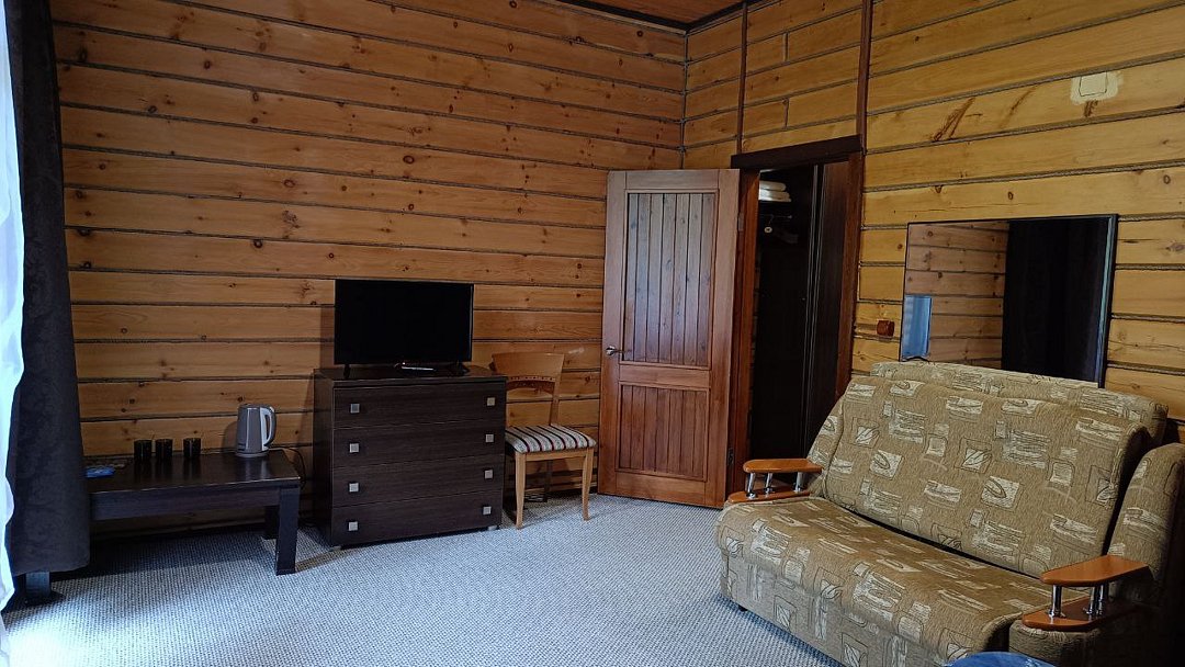 Полулюкс 3-местный (№8, 18)