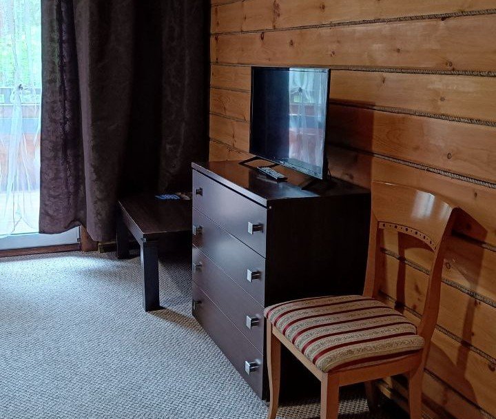 Полулюкс 3-местный (№8, 18)