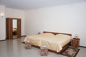 Двухместный полулюкс с красивым видом из окна 2 отдельные кровати, Коттеджный комплекс Лесная сказка, Переславский район