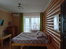 Пятиместный семейный номер Standard с 2 комнатами с балконом и с красивым видом из окна, Гостевой дом на берегу озера Неро, Ростов Великий