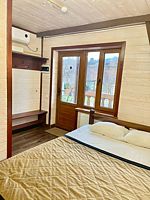 Двухместный номер Бюджетный с балконом 2 отдельные кровати, Гостевой дом Отдых у реки, Майкоп