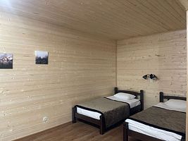 Двухместный семейный номер Superior с балконом и с видом на горы 2 отдельные кровати, Гостевой дом Отдых у реки, Майкоп