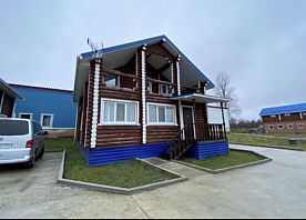 Коттедж с балконом и с красивым видом из окна, База отдыха Домики, Углич