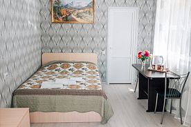 Двухместный номер Standard с балконом и с красивым видом из окна двуспальная кровать, Гостевой дом "Огни Хаджоха", Каменномостский