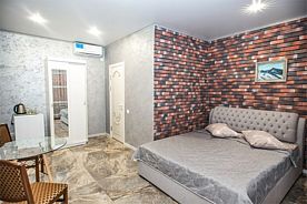 Двухместный полулюкс с красивым видом из окна двуспальная кровать, Гостевой дом Господин постоялец, Каменномостский