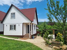 Четырёхместный коттедж Standard с балконом и с красивым видом из окна, Гостевой дом Идиллия, Каменномостский