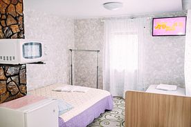 Трёхместный коттедж с красивым видом из окна, Гостевой дом Камменка, Каменномостский