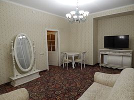 Двухместный люкс с 2 комнатами с балконом двуспальная кровать, Гостевой Дом на Луначарского, Рыбинск