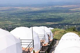 Коттедж Comfort с красивым видом из окна, Глэмпинг Signagi glamping, Сигнахи