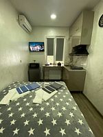 Двухместная студия двуспальная кровать, Гостевой дом Sun and Moon, Батуми