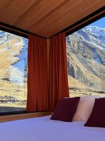 Шале с 2 комнатами с балконом и с красивым видом из окна, Шале Kazbegi Inn Cottages, Степанцминда