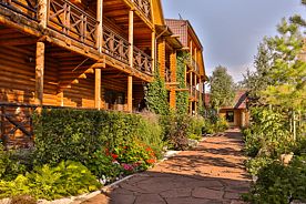 «Летний корпус», База отдыха Бегущая по волнам, Жемчужный