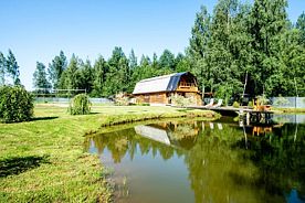 Дом с баней на берегу пруда, База отдыха Забава, деревня Ковши