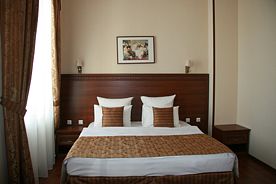 Двухместный полулюкс с красивым видом из окна двуспальная кровать, Загородный клуб Малиновая слобода, Бор