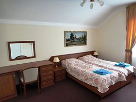 Двухместный люкс с балконом и с красивым видом из окна 2 отдельные кровати, База отдыха Веснеболог, Пустошкинский