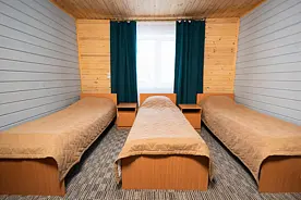 Трехместный номер Эконом в корпусе №3 Номера: №3, №5, База отдыха Ергаки, поселок Оленья Речка