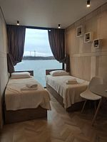 Двухместный номер Superior с видом на озеро двуспальная кровать, Глэмпинг Аистово, поселок Аистово