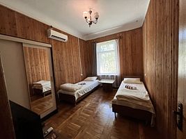 Четырёхместный номер Standard односпальная кровать, Гостевой Дом Югославия, Ливадия