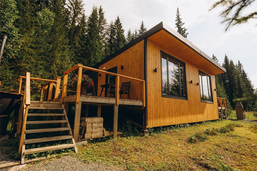 Бунгало 2-местный 2-комнатный №1 (На высоте)