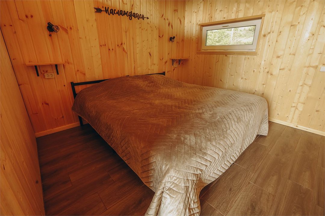 Бунгало 2-местный 2-комнатный №1 (На высоте)