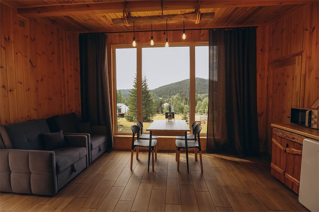 Бунгало 2-местный 2-комнатный №2 (На высоте)