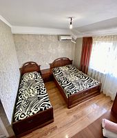 Полулюкс 3-местный с балконом, Гостевой дом У Жанны, Вардане