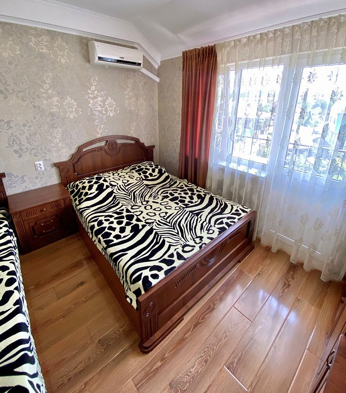 Полулюкс 3-местный (с балконом)