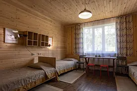 Четырехместный номер «Берлога» Номера: №1–8, База отдыха Ергаки, поселок Оленья Речка