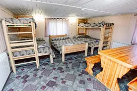 Восьмиместный номер Эконом на первом этаже Номера: №3, База отдыха Ергаки, поселок Оленья Речка