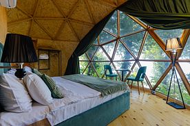 Двухместный номер Superior с балконом и с красивым видом из окна двуспальная кровать, Глэмпинг Martini Kvariati, Квариати